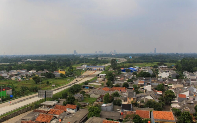 Strategic Studio Amazana Serpong Apartment