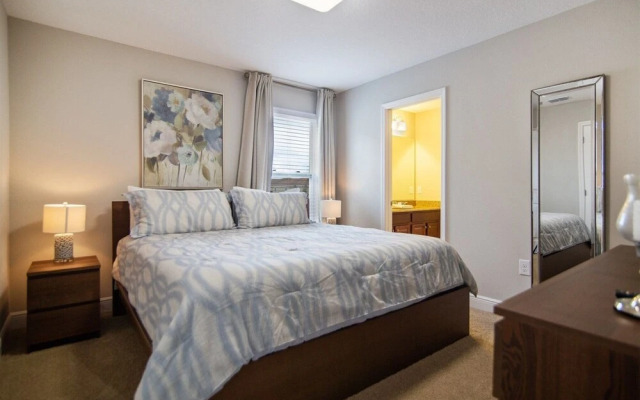 6BR 5BA Solterra Pool Home