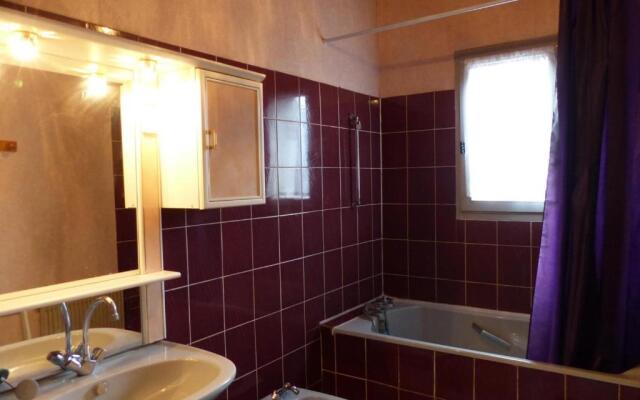 Gîte Saint-Germain-des-Fossés, 5 pièces, 8 personnes - FR-1-489-248