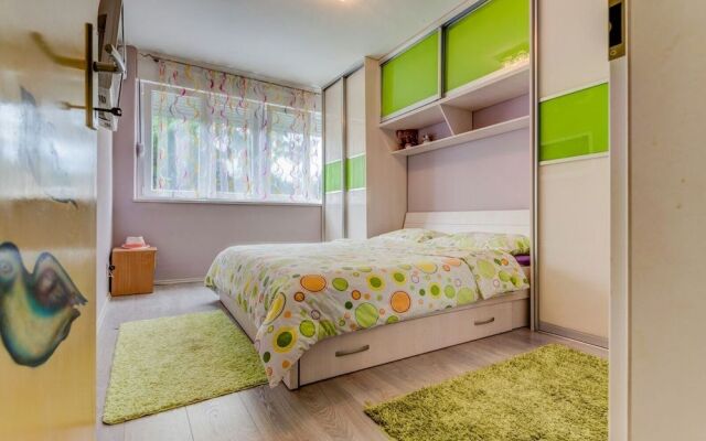 Cool Cozy Apartment