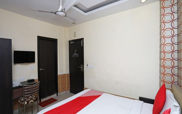 Skylark Hotel by OYO Rooms