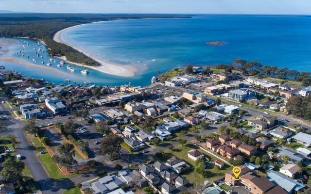 Bay Swell in the Heart of Huskisson