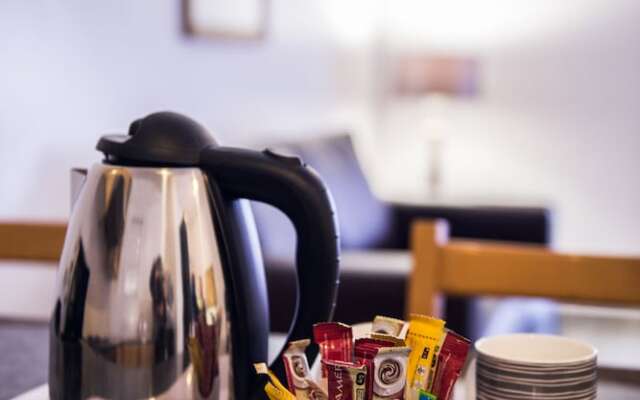 Airport Inn Executive Suites