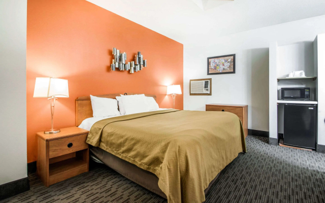 Red Roof Inn & Suites Tomah