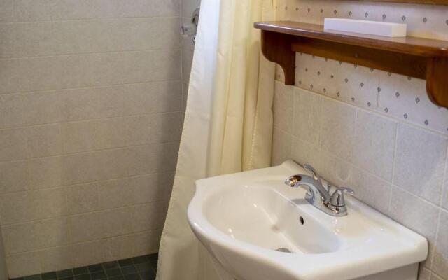 Crandell Mountain Lodge