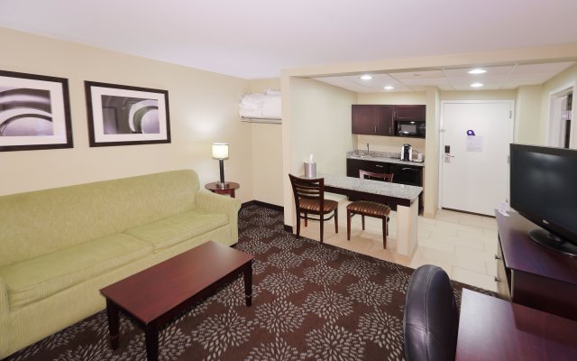 Holiday Inn Express & Suites Pittsburgh West - Greentree, an IHG Hotel