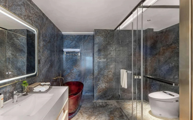 Ramada Plaza By Wyndham Wuhan Dongxi Lake