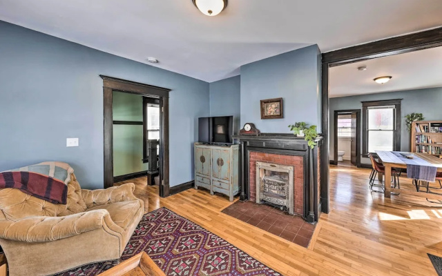 Newly Renovated Home Close to Dtwn Lawrence!