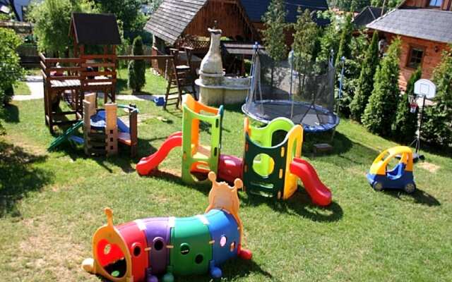 Zbojn¿a drevenica 3