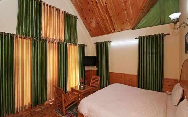 OYO 13715 Home Classic Villa Naggar Road