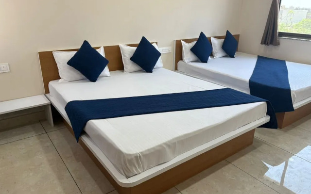 Hotel Darshan Palace - Near Dwarka Railway Station & Shree Dwarkadhish Temple