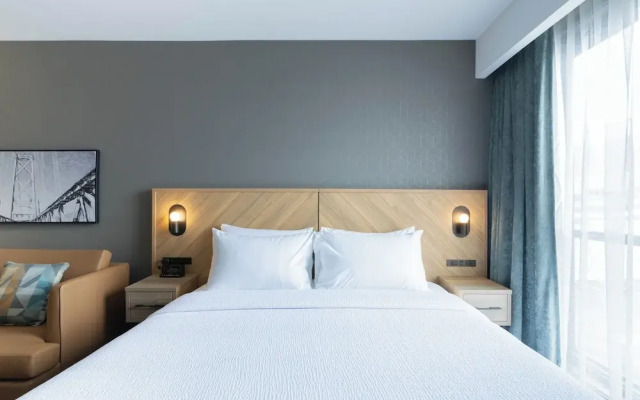 Sandman Signature Las Colinas Hotel & Suites