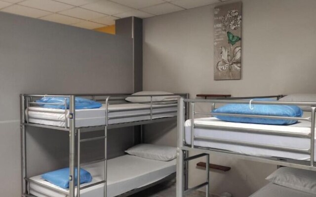 Albergue Arraigos - Hostel