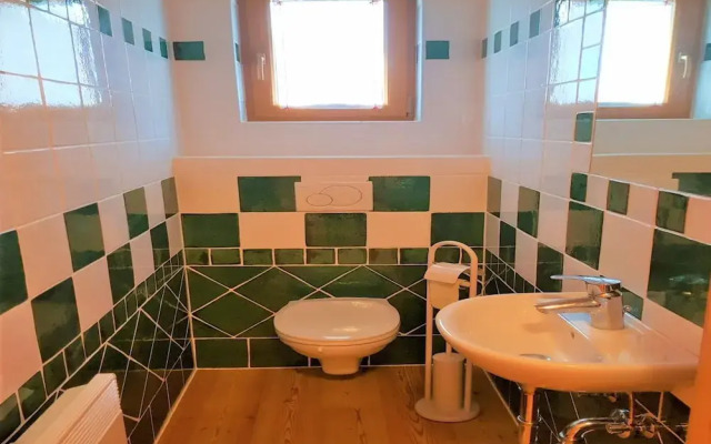 Bright Apartment Near Thermal Springs