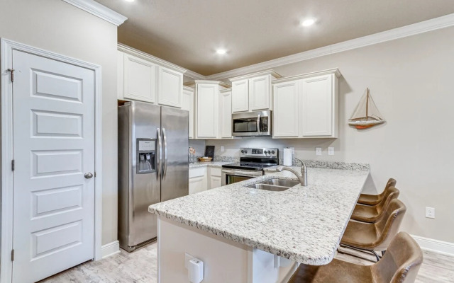 Pensacola Vacation Rental w/ Community Pool!