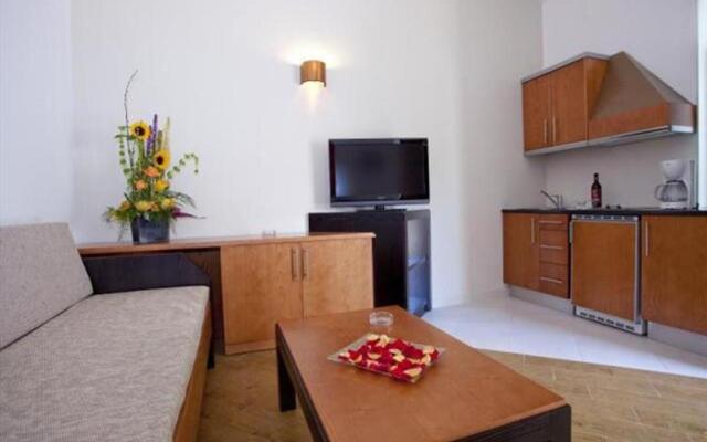HL Miraflor Suites