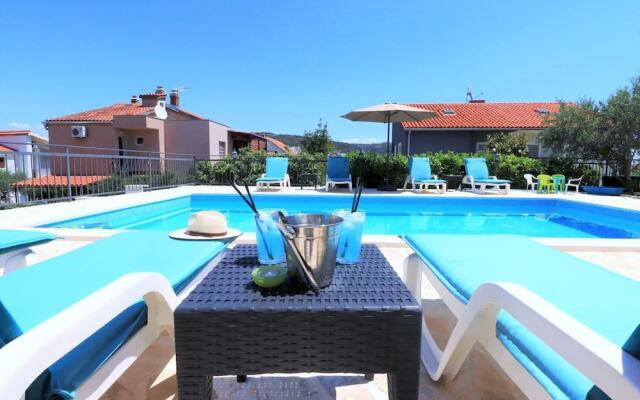 Luxury Beachfront Villa With Pool for two Families