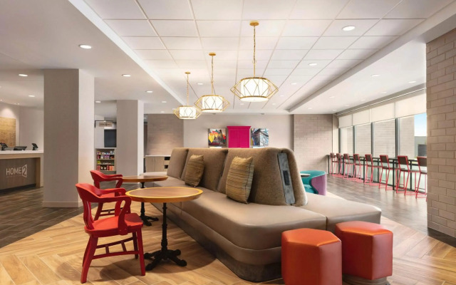 Home2 Suites By Hilton Milwaukee West