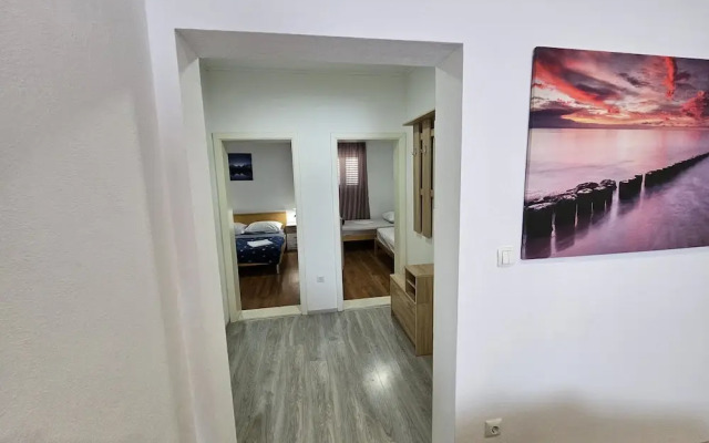 Modern Apartment Nikola in a Quiet Area