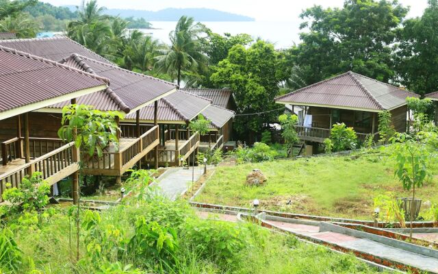 Golden Bungalow (former Hillside Bungalow )