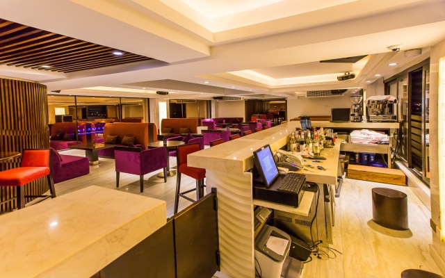 Holiday Beach Hotel Danang