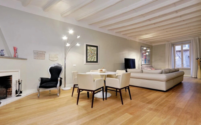 Farnese Charme - My Extra Home