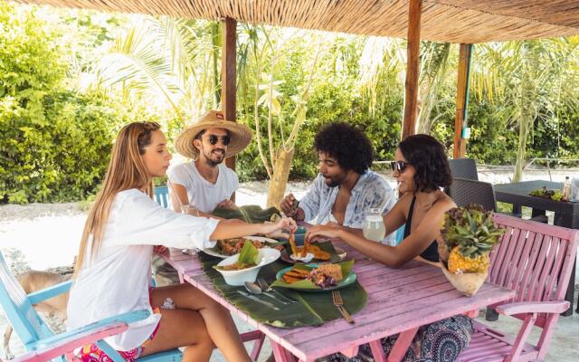 AMALIFE Beach Club & Hotel