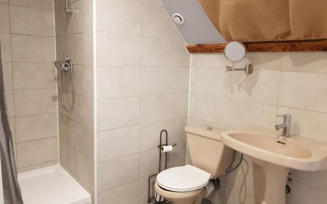 COSY ROOM + BREAKFAST 20 mn from EPERNAY