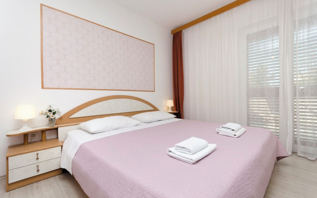 Apartments and Rooms Antee