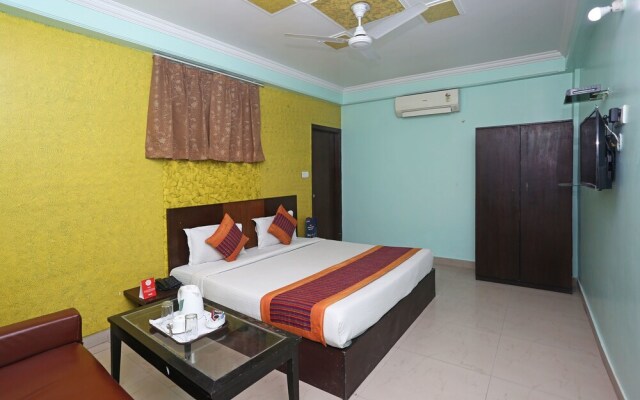 OYO 10048 Hotel Aditya Inn