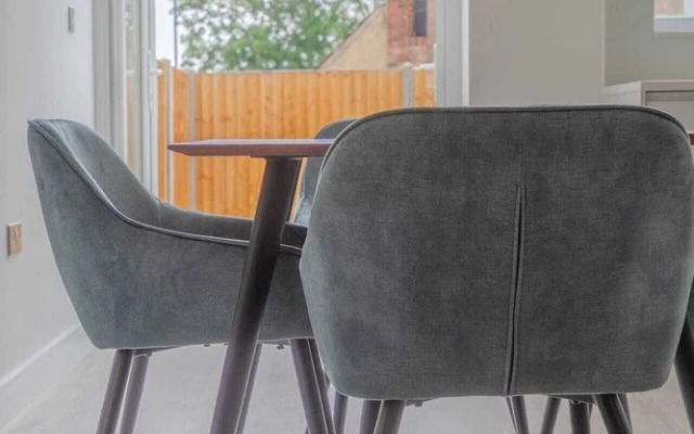 Contemporary 2 Bedroom in West London