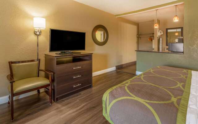 Super 8 by Wyndham Conference Center NAU/Downtown