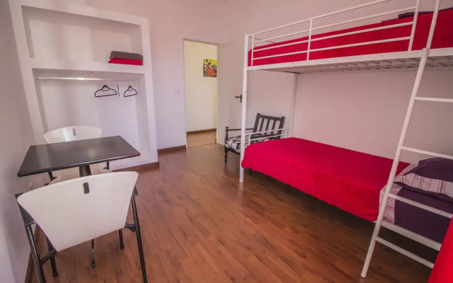 Season's Hostel & Guest House