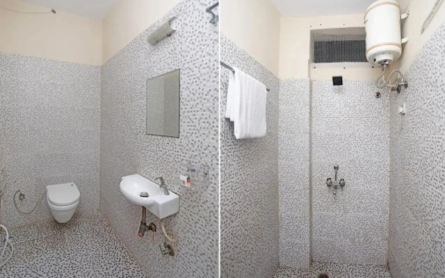 Oyo 17357 Hotel Royal Touch