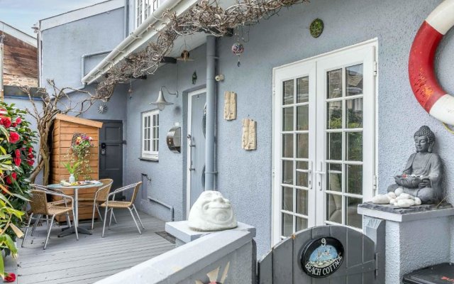 Beach Cottage - Nautical-themed Cottage in Central Totnes