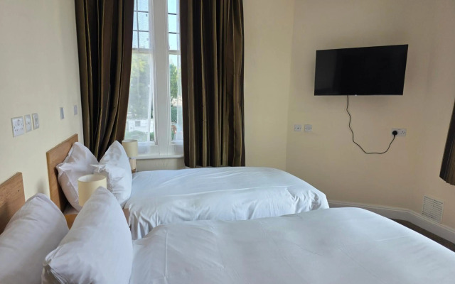 Russell Court Hotel