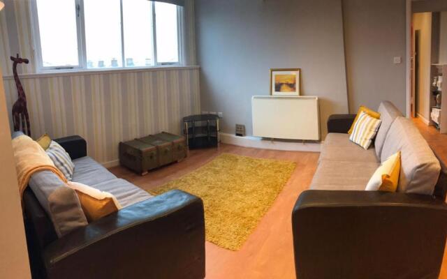 Apartment 5, Cornerhouse Apartments