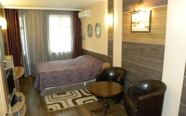 Three Dolphins Family Hotel