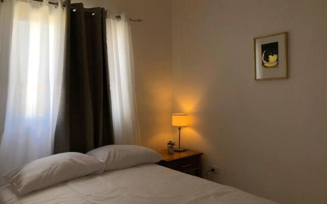 Beautiful apartment in thecity 25min from thebeach