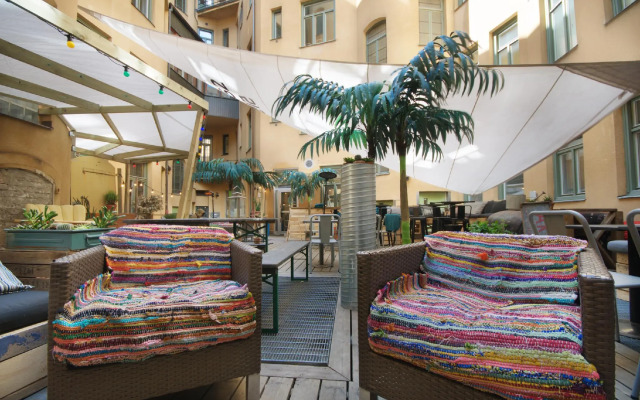 City Backpackers Apartments
