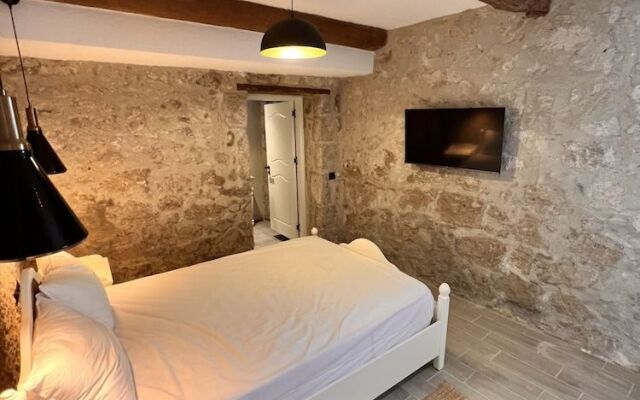 Selavi Hotel