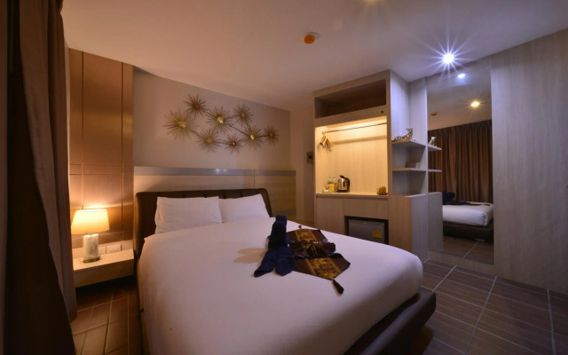 Sureena Hotel