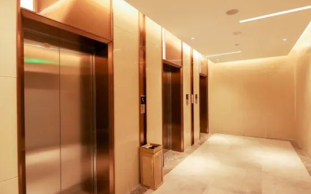 Lavande Hotel (Panzhou Donghu Park Caihongqiao)