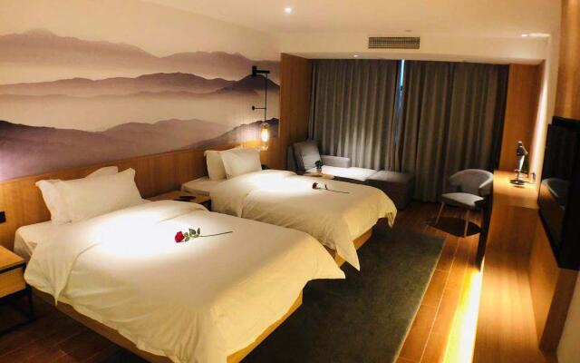 Swan of Love Dongguan Hotel