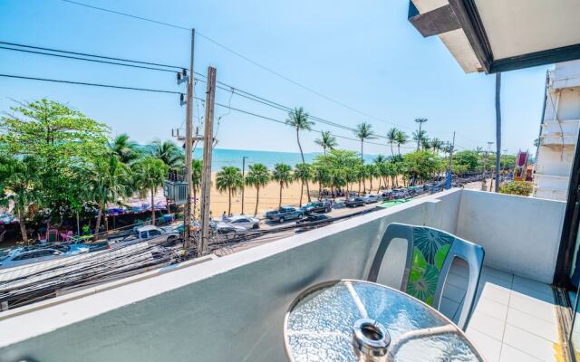 Happy Jomtien - Beachfront