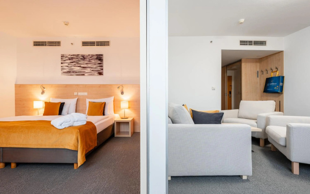 Aquapalace Hotel Prague - Image 2