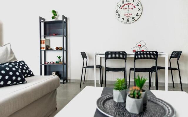 Sea Breeze Flat 2018