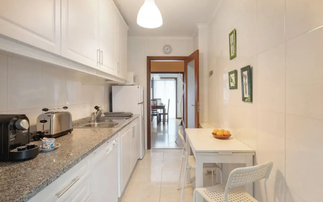 Espinho Retreat with Balcony