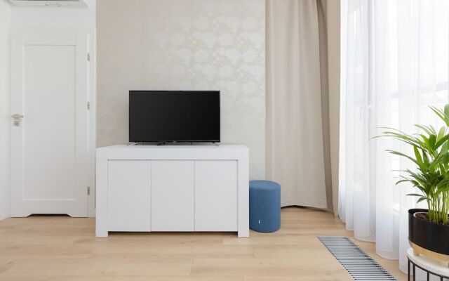 Warsaw Bonifraterska by Renters