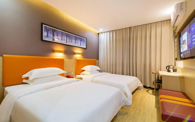Super 8 Hotel